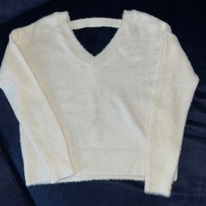 Jessica Simpson size Sm v neck sweater Taylor Swift inspired Off White Like new